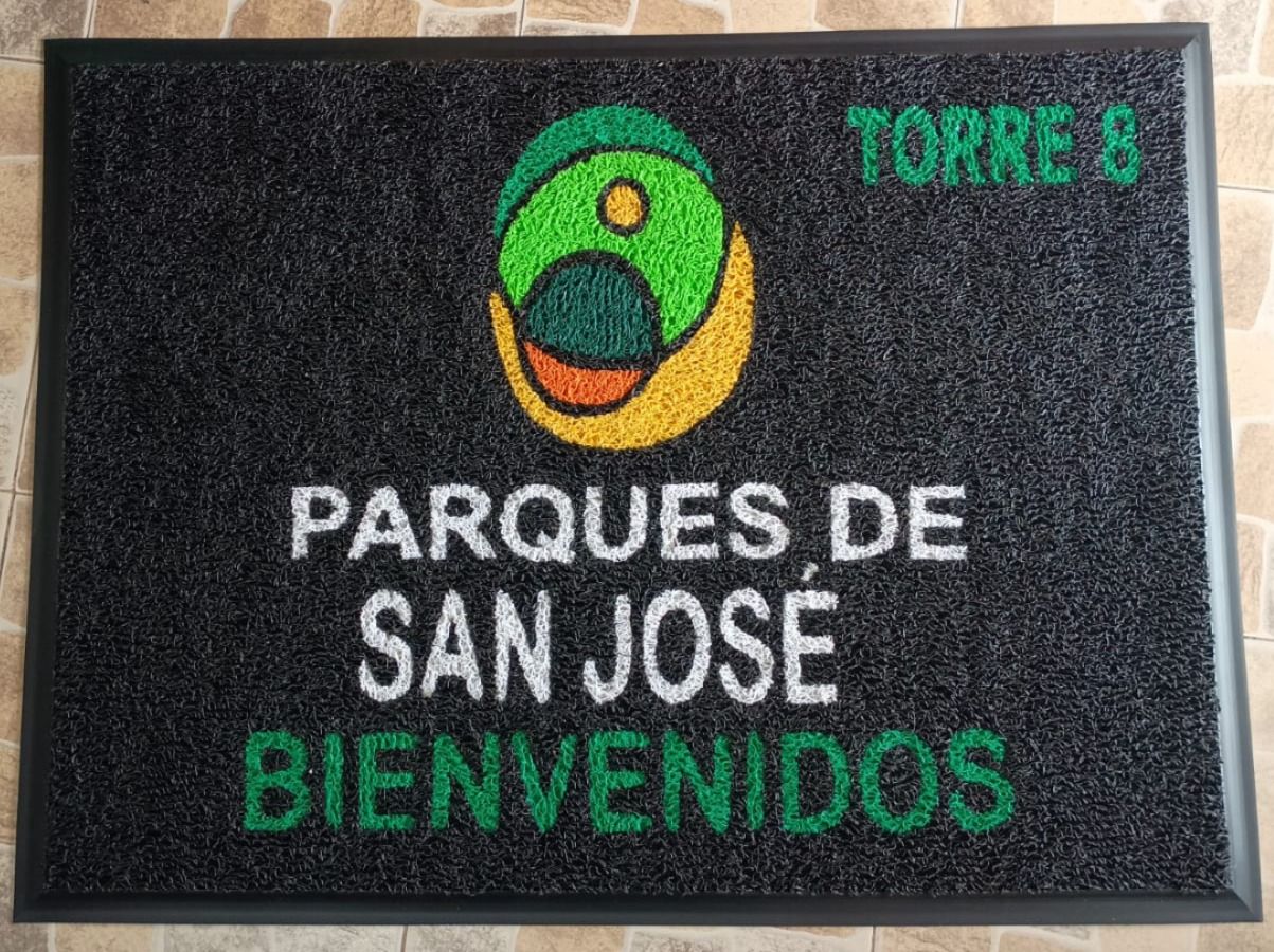 Tapetes personalizados para Conjuntos & Apartamentos