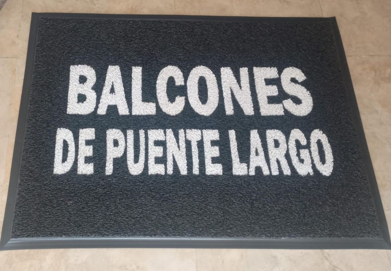 Tapete personalizado Balcones de Puente Largo — Conjuntos & Apartamentos
