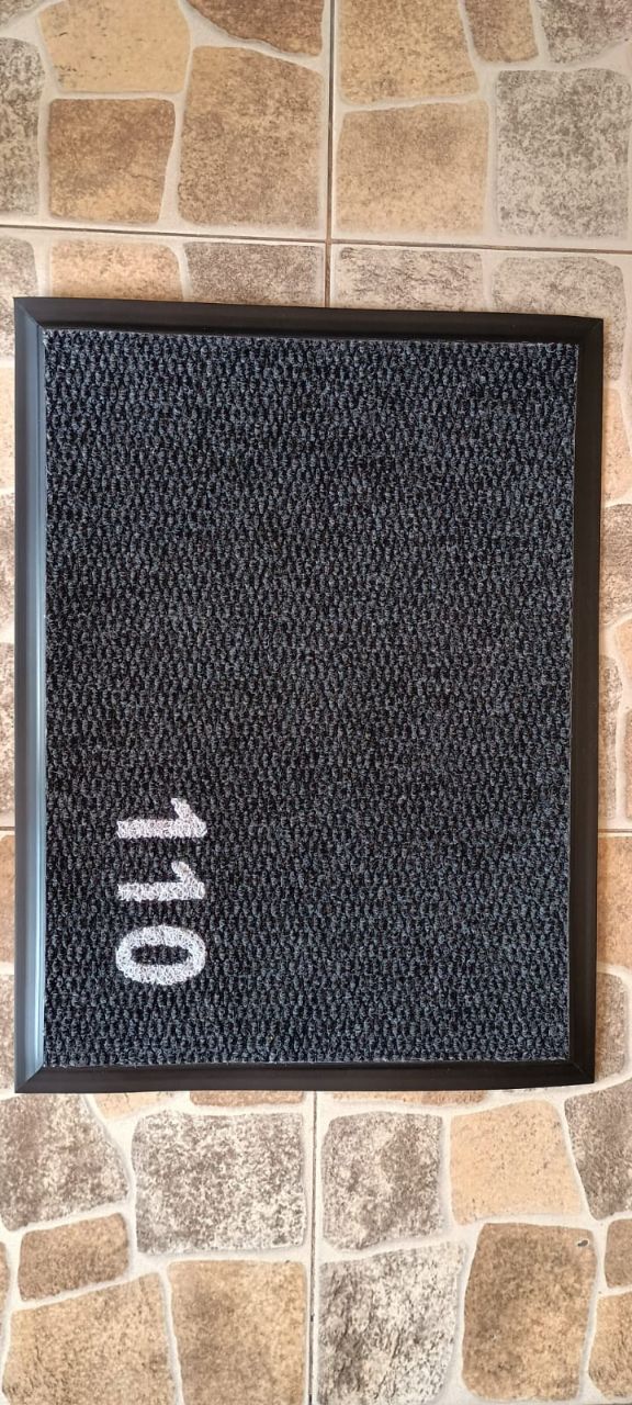 Tapete personalizado Peldaño numerado 110 — Conjuntos & Apartamentos