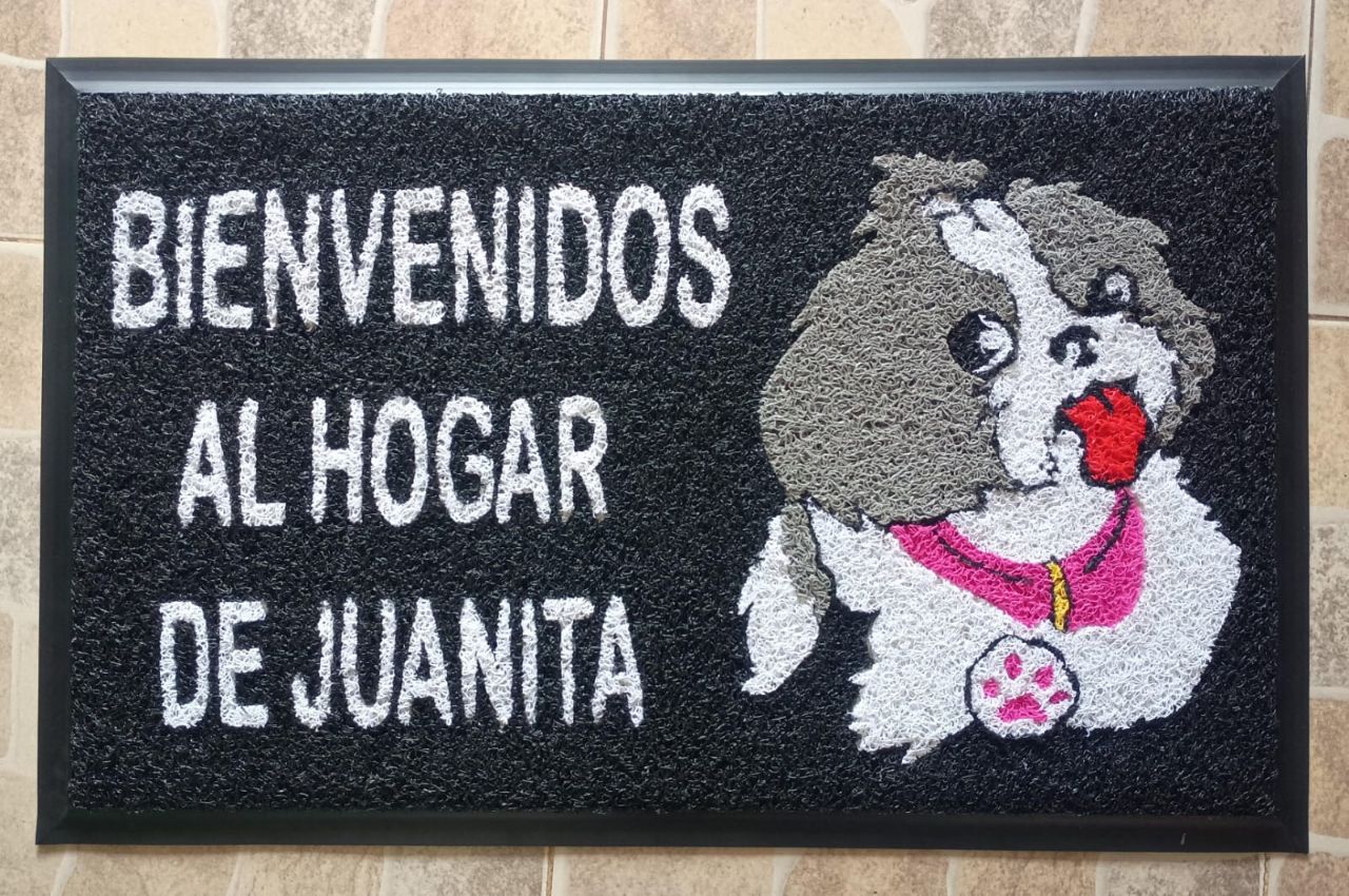 Tapete personalizado El Hogar de Juanita — Mascotas & Hogar