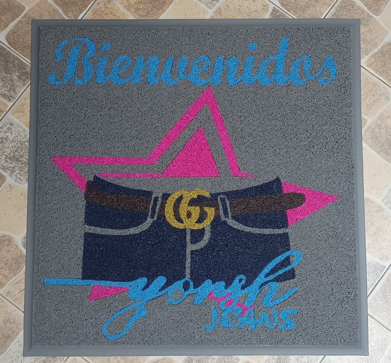 Tapete personalizado Yonik Jeans — Negocios & Institucional