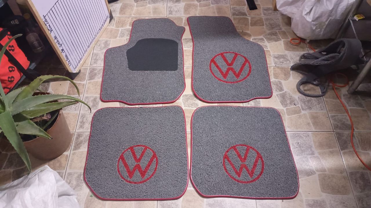 Tapete personalizado Volkswagen · juego 4 piezas — Vehículos