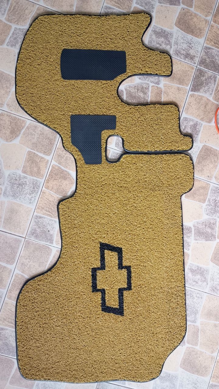 Tapete personalizado Camión Chevrolet dorado — Vehículos